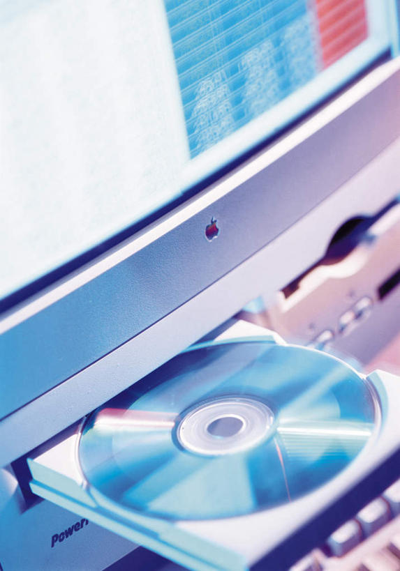 无人,竖图,俯视,室内,特写,白天,电脑,显示器,鼠标,键盘,数据,静物,网络,信息,光盘,屏幕,光碟,存储介质,输入设备,通讯设备,显示屏,一个,台式电脑,单个,碟片,存储,通信设备,输出设备,彩图,高角度拍摄