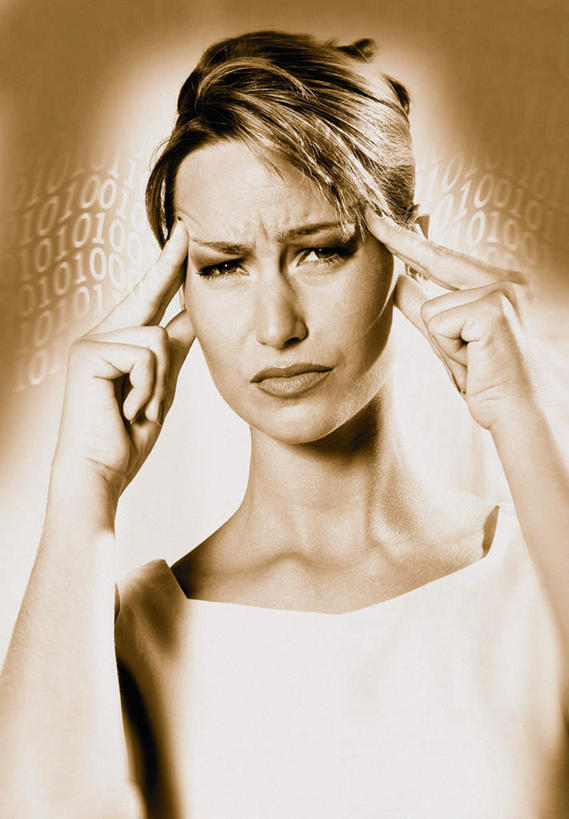 西方人,一个人,商务人士,商务女性,站,竖图,室内,白天,正面,技术,数码,欧洲,欧洲人,仅一个女性,仅一个人,一排,许多,阴影,套装,整齐,反射,二进制,标志,数字,文字,影子,字符,注视,标识,排列,观察,看,站着,仅一个中年女性,摄影,阿拉伯数字,影棚,褐色背景,观看,懊恼,烦恼,察看,队列,关注,商务装,工薪阶层,计算机系统,数制,女人,女性,中年女性,白种人,白领,上班族,站立,半身,彩图,影棚拍摄,拍摄