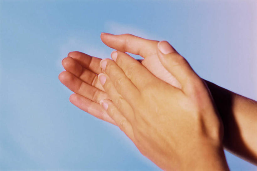 西方人,手,一个人,鼓掌,横图,室内,特写,白天,正面,欧洲,欧洲人,双手,仅一个年轻女性,仅一个女性,仅一个人,手部,摄影,影棚,年轻女性,女人,女性,白种人,拍手,半身,彩图,影棚拍摄,拍摄