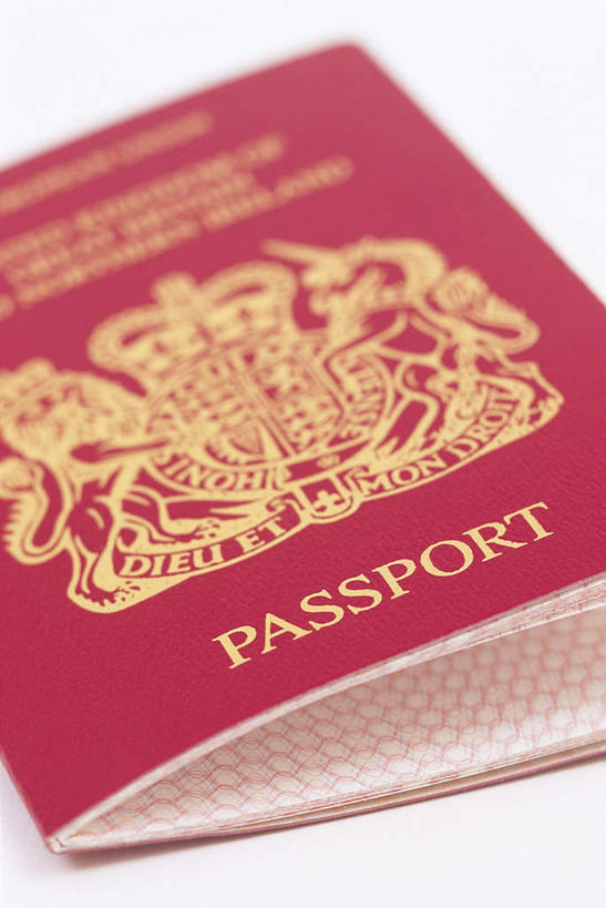 无人,竖图,俯视,室内,特写,白天,白色背景,桌面,桌子,静物,木制,英文,标志,文字,字符,字母,标识,黄色,红色,木制品,摄影,影棚,英文字母,护照,彩图,高角度拍摄,影棚拍摄,拍摄