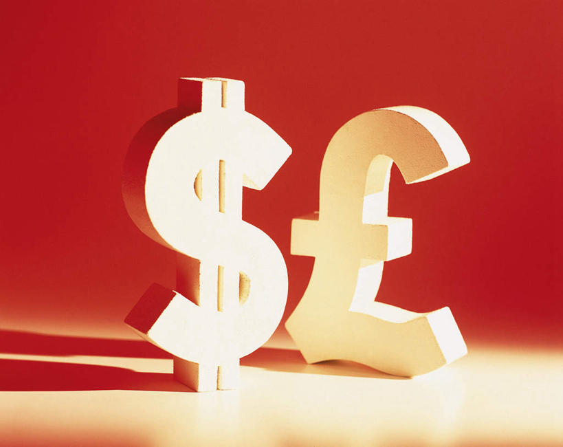 无人,横图,室内,特写,白天,正面,美元,静物,阴影,红色背景,反射,标志,钱币,文字,影子,字符,字母,标识,摄影,影棚,英镑,美圆,货泉,钱银,货币,彩图,影棚拍摄,拍摄