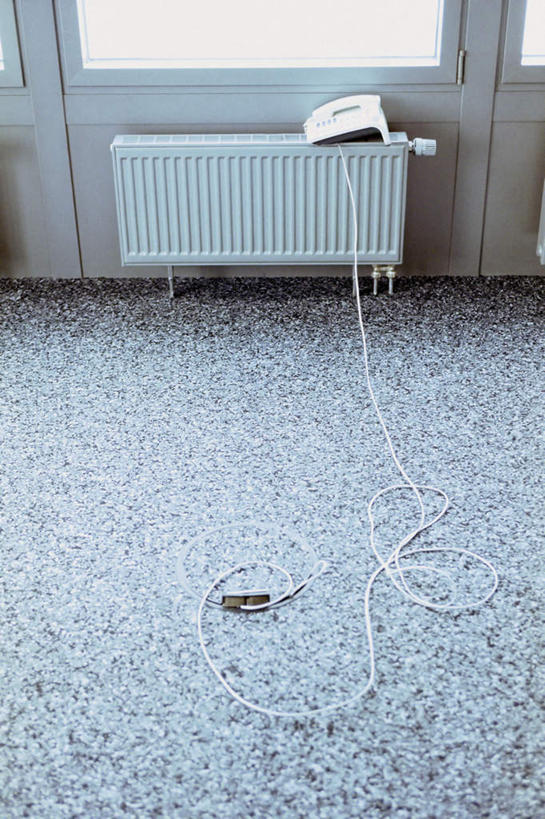 无人,打电话,竖图,俯视,室内,白天,窗户,电话,通讯设备,玻璃窗,话筒,电话线,固定电话,交流,电话机,沟通,通话,彩图,高角度拍摄