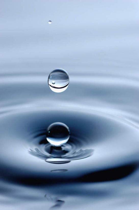 无人,竖图,俯视,室内,特写,白天,水,波纹,飞溅,溅,透明,液体,水滴,水珠,水纹,波浪,喷洒,纯真,纯净,纯粹,彩图,高角度拍摄