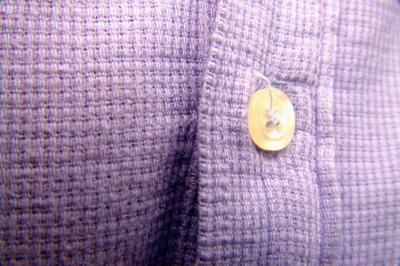 无人,横图,室内,特写,白天,正面,衬衫,静物,阴影,服装,反射,影子,纽扣,衣服,紫色,白色,一件,摄影,服饰,影棚,衣着,穿着,衣饰,彩图,影棚拍摄,衬衣,拍摄