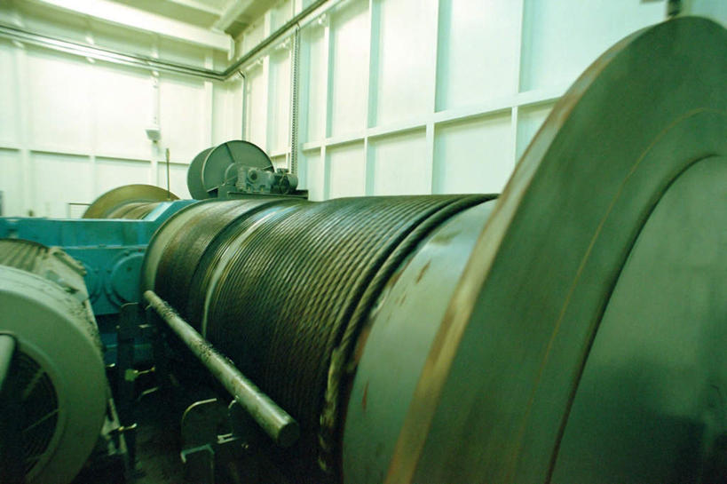 无人,横图,室内,白天,正面,建材,静物,阴影,反射,影子,墙,墙壁,墙面,白色,钢筋,建筑材料,彩图