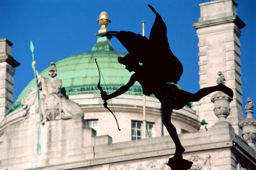 无人,家,横图,室外,白天,仰视,度假,美景,窗户,城市风光,城市,雕塑,英国,欧洲,伦敦,天使,握,阴影,艺术,装饰,光线,翅膀,雕刻,雕像,弓箭,影子,房屋,屋顶,屋子,景观,首都,顶棚,注视,娱乐,楼房,皮卡迪利广场,玻璃窗,住宅,蓝色,蓝天,天空,阳光,工艺品,天,观察,看,享受,休闲,景色,放松,握着,晴朗,观看,纪念,美术,察看,神圣,西欧,关注,主题,善良,大不列颠,陈列,信徒,大不列颠及北爱尔兰联合王国,万里无云,功能,美学,使者,大不列颠联合王国,日不落英帝国,雾都,圣洁,晴空,晴空万里,彩图,低角度拍摄,全身,房子