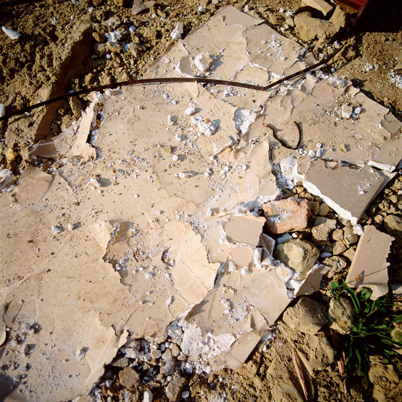 无人,方图,俯视,室外,特写,白天,石头,一堆,阴影,堆叠,堆积,光线,石子,影子,垃圾,阳光,建筑工地,堆,地盘,建筑地盘,施工地盘,渣滓,石块,彩图,高角度拍摄,工地