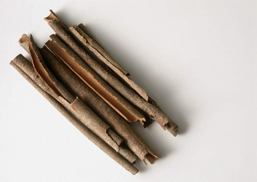 无人,横图,俯视,室内,特写,白天,白色背景,静物,一排,许多,整齐,棒子,调味,香料,佐料,枝干,肉桂,树枝,排列,摄影,影棚,配料,队列,桂皮,作料,官桂,牡桂,筒桂,香桂,玉桂,彩图,高角度拍摄,影棚拍摄,拍摄