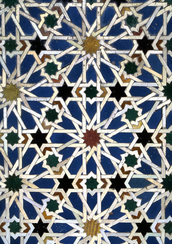 无人,竖图,室外,白天,正面,装饰,环绕,围绕,缠绕,瓷砖,图案,星星,放射,排列,工艺品,华丽,修饰,点缀,队列,衬托,美观,雅致,雅观,彩图