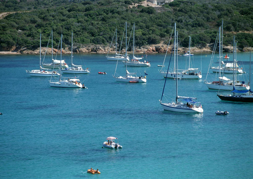 皮划艇,西方人,横图,俯视,室外,白天,海浪,海洋,山,山脉,植物,船,法国,欧洲,欧洲人,许多,浪花,山峰,游艇,山峦,许多人,树,树木,绿色,自然,海水,交通工具,群山,一群人,生长,成长,科西嘉岛,海景,男人,男性,年轻男性,年轻女性,女人,女性,白种人,大海,风浪,海,海水的波动,近岸浪,涌浪,彩图,高角度拍摄,全身