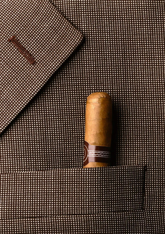 无人,竖图,室内,特写,白天,正面,西装,香烟,套装,正装,口袋,棕色,职业装,雪茄,烟,一支,卷烟,烟草,纸烟,彩图