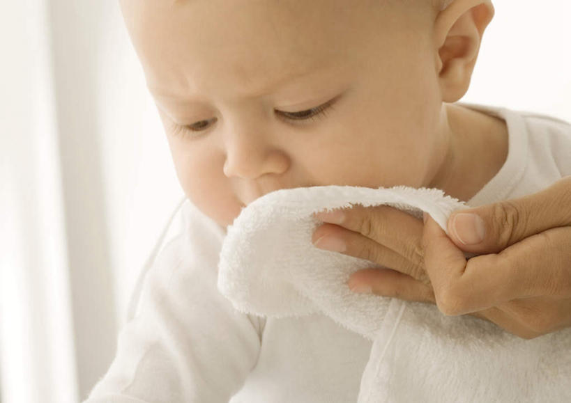 西方人,婴儿,儿童,两个人,家庭,母亲,儿子,横图,室内,白天,正面,纯洁,床,卧室,欧洲,欧洲人,擦,床单,被子,小孩,温暖,温馨,母子,可爱,母爱,单人床,活泼,抹,和睦,被单,宝宝,纯真,烂漫,无邪,亲子活动,亲子,伶俐,天真,男孩,男人,男性,年轻女性,女人,女性,白种人,孩子,半身,彩图,睡房,卧房,融洽,男生,女生