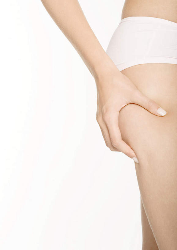 西方人,腿部,腿,一个人,站,捏,竖图,室内,特写,白天,白色背景,侧面,欧洲,欧洲人,仅一个年轻女性,仅一个女性,仅一个人,内裤,短裤,捏着,白色,站着,摄影,影棚,年轻女性,女人,女性,白种人,站立,半身,彩图,影棚拍摄,拍摄