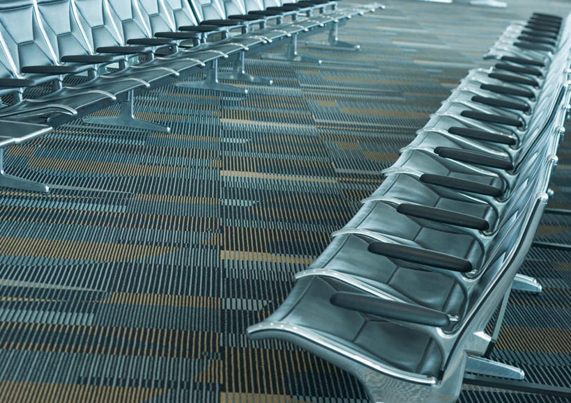 无人,机场,横图,俯视,室内,白天,旅游,度假,地板,飞机场,椅子,一排,阴影,朦胧,模糊,整齐,光线,影子,地面,交通,娱乐,排列,阳光,享受,休闲,运输,队列,候机室,候机楼,排椅,航空站,空港,彩图,高角度拍摄