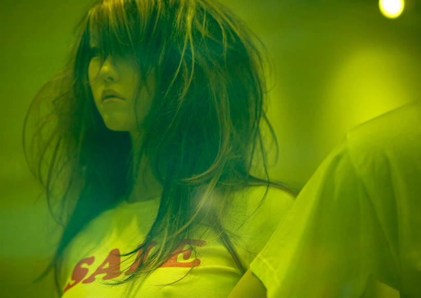 无人,商店,站,横图,室外,白天,正面,T恤衫,消费,窗户,落地窗,超市,橱窗,人造模特,商品,灯光,T恤,顶灯,货物,玻璃窗,灯,灯具,站着,金融,百货,道具,照明设备,贸易,百货公司,服装模特,模特道具,时装道具,展示道具,服装模特道具,陈列道具,站立,彩图,购物商场,购物中心,商业中心