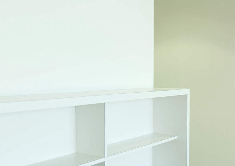 无人,办公室,横图,室内,白天,正面,太阳,柜子,家具,装修,建筑,欧式,阴影,装饰,光线,影子,房屋,墙,墙角,屋子,建设,现代,装潢,洋房,墙壁,墙面,阳光,室内装潢,明亮,舒适,家居装潢,房屋设计,地中海风格,简约风格,档案柜,室内设计,宽敞,办公家具,样板房装潢,设计,彩图,房子