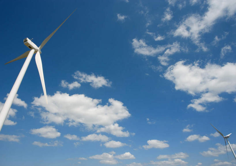 无人,横图,室外,白天,仰视,旅游,度假,风力发电机,美景,金属制品,环保,金属,景观,云,云朵,云彩,娱乐,蓝色,白云,蓝天,天空,自然,天,享受,休闲,景色,放松,工业,回收,资源,风力机,自然风光,利用,低碳,循环,风力涡轮机,风轮机,彩图,低角度拍摄