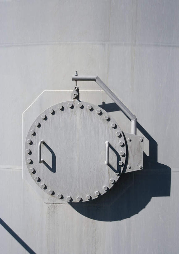 无人,工厂,竖图,室外,白天,正面,零件,齿轮,门,连接,阴影,组合,环保,光线,圆形,影子,阳光,把手,机械,工业,能源,链接,污染,生态,回收,五金,资源,紧固,环形,拼接,拼凑,利用,低碳,循环,染缸,拼合,凑集,聚合,撮合,链结,牢固,造纸厂,持续,环境污染,彩图,工地,制造厂