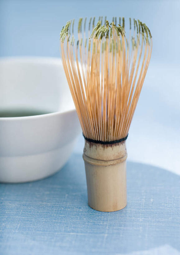 无人,竖图,室内,特写,白天,正面,餐具,蓝色背景,茶道,文化,两个,搅拌器,碗,摄影,影棚,茶艺,环境,东亚文化,茶叶搅拌器,礼法,修行,进餐用具,烹调用具,彩图,影棚拍摄,拍摄,茶文化