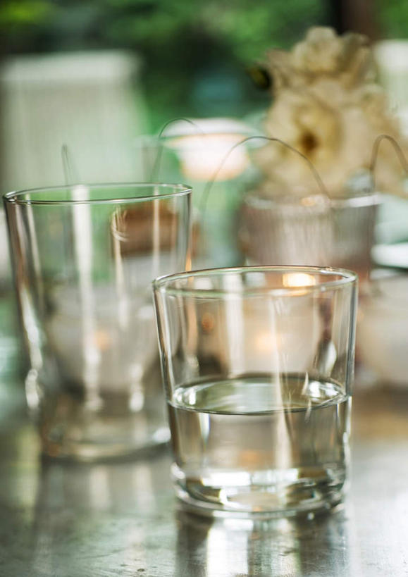 无人,竖图,室内,特写,白天,正面,杯子,餐具,透明,液体,两杯,玻璃制品,食物,水杯,玻璃杯,进餐用具,烹调用具,彩图