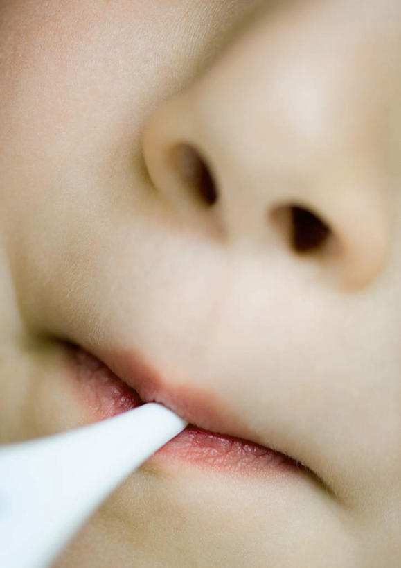 西方人,儿童,一个人,坐,竖图,室内,特写,白天,正面,纯洁,欧洲,欧洲人,仅一个男性,仅一个人,测量,注视,小孩,体温计,观察,看,仅一个小孩,难受,生病,可爱,童年,童趣,含,观看,含着,察看,关注,童真,烂漫,无邪,天真,男孩,男人,男性,白种人,孩子,坐着,半身,彩图,男生