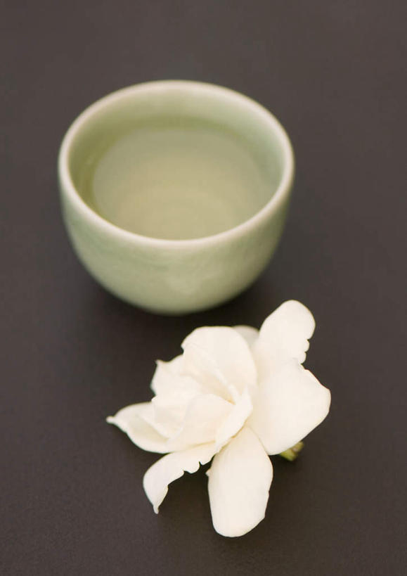 无人,竖图,俯视,室内,特写,白天,爱情,桌面,桌子,餐具,盛开,栀子花,花蕾,花,花瓣,花朵,鲜花,一朵,一个,白色,碗,花苞,花蕊,单个,栀子,坚强,永恒,守候,黄栀,黄栀子,山栀,山栀子,进餐用具,烹调用具,彩图,高角度拍摄