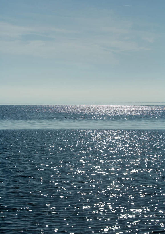 无人,竖图,室外,白天,正面,旅游,度假,海浪,海洋,美景,阴影,波纹,反射,影子,景观,浪花,云,云朵,涟漪,云彩,娱乐,蓝色,白云,倒影,蓝天,水纹,天空,自然,海水,波浪,天,享受,休闲,景色,安静,放松,晴朗,倒映,自然风光,海景,水晕,反照,寂静,大海,风浪,海,海水的波动,近岸浪,涌浪,晴空,彩图