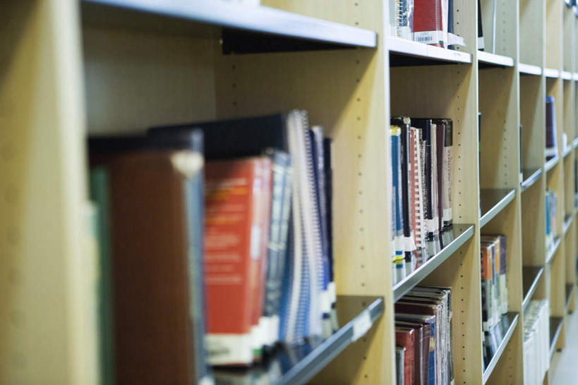 无人,图书馆,横图,室内,特写,白天,正面,书籍,一排,许多,阴影,朦胧,模糊,整齐,反射,方格,影子,排列,书柜,队列,浏览室,书,图书,彩图,书库,图书库,阅览室