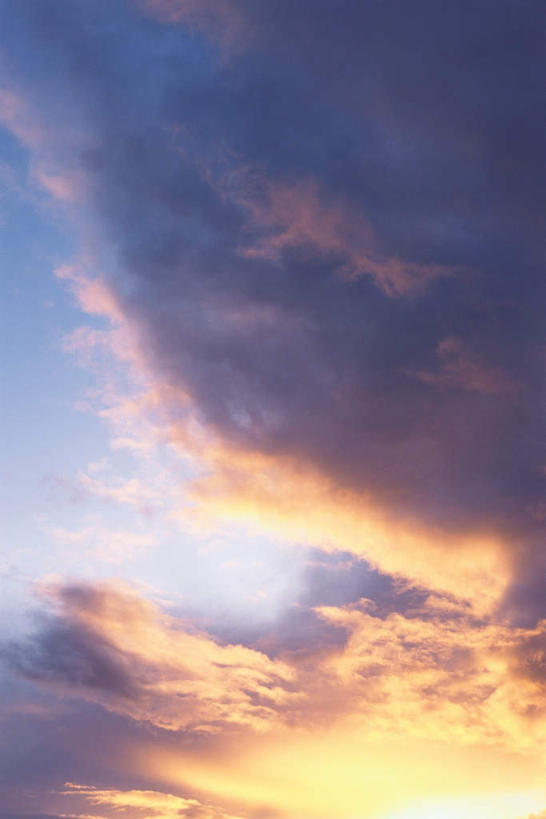 无人,竖图,室外,夜晚,仰视,旅游,度假,日出,美景,太阳,景观,云,云朵,朝霞,晨曦,黎明,云彩,娱乐,蓝色,白云,蓝天,天空,阳光,自然,天,享受,休闲,景色,放松,自然风光,朝阳,彩图,低角度拍摄,破晓