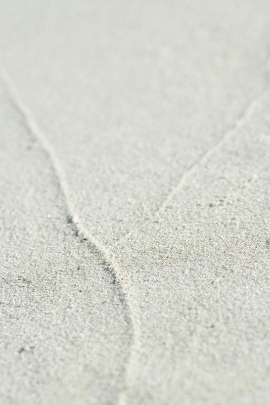 冲浪,无人,竖图,俯视,室外,白天,海浪,沙滩,阴影,堆积,洒落,光线,沙子,影子,海岸,沙地,痕迹,阳光,沙粒,堆砌,沙砾,积累,海潮,绘制,肌理,海滩,彩图,高角度拍摄