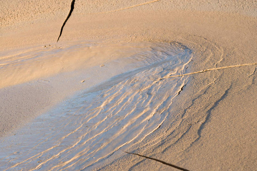 无人,横图,俯视,室外,白天,美景,沙漠,水,阴影,裂痕,光线,纹理,液体,影子,景观,泥土,水滴,阳光,自然,景色,干涸,干旱,自然风光,大漠,砂漠,彩图,高角度拍摄