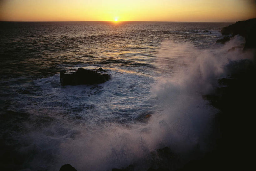 无人,横图,俯视,室外,白天,日出,海浪,海洋,礁石,石头,美景,太阳,石子,景观,浪花,朝霞,晨曦,黎明,天空,阳光,自然,海水,天,景色,自然风光,海景,大海,风浪,海,海水的波动,礁,近岸浪,石块,岩石,涌浪,朝阳,彩图,高角度拍摄,破晓