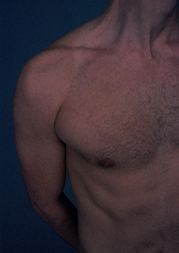 西方人,胸,一个人,站,竖图,室内,特写,白天,正面,欧洲,欧洲人,仅一个男性,仅一个人,黑色背景,裸露,仅一个年轻男性,站着,摄影,影棚,赤裸,裸,背手,男人,男性,年轻男性,白种人,胸部,站立,半身,彩图,影棚拍摄,拍摄