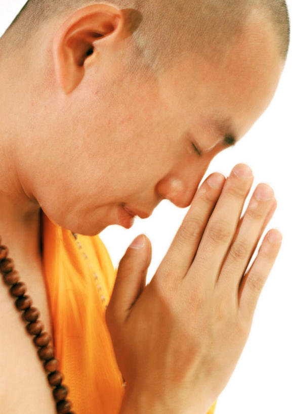 东方人,一个人,和尚,站,闭眼,竖图,室内,白天,白色背景,侧面,民族服装,亚洲,仅一个男性,仅一个人,祝福,黄种人,虔诚,仅一个年轻男性,祈祷,双手合十,站着,摄影,影棚,佛珠,感谢,袈裟,合十礼,合掌礼,合十,莲华合掌,感恩,男人,男性,年轻男性,亚洲人,比丘,高僧,僧,僧侣,僧人,沙弥,修行僧,闭眼睛,闭着眼,闭着眼睛,站立,半身,彩图,影棚拍摄,传统服装,民俗服,拍摄