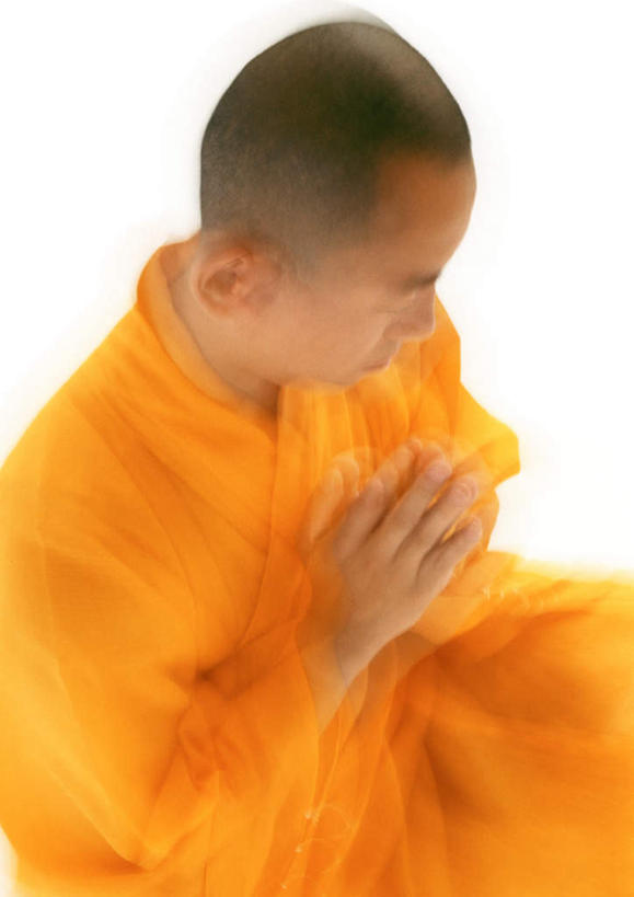 东方人,一个人,和尚,站,闭眼,竖图,俯视,室内,白天,白色背景,民族服装,亚洲,仅一个男性,仅一个人,祝福,黄种人,虔诚,仅一个年轻男性,祈祷,双手合十,站着,摄影,影棚,佛珠,感谢,袈裟,合十礼,合掌礼,合十,莲华合掌,感恩,男人,男性,年轻男性,亚洲人,比丘,高僧,僧,僧侣,僧人,沙弥,修行僧,闭眼睛,闭着眼,闭着眼睛,站立,半身,彩图,高角度拍摄,影棚拍摄,传统服装,民俗服,拍摄