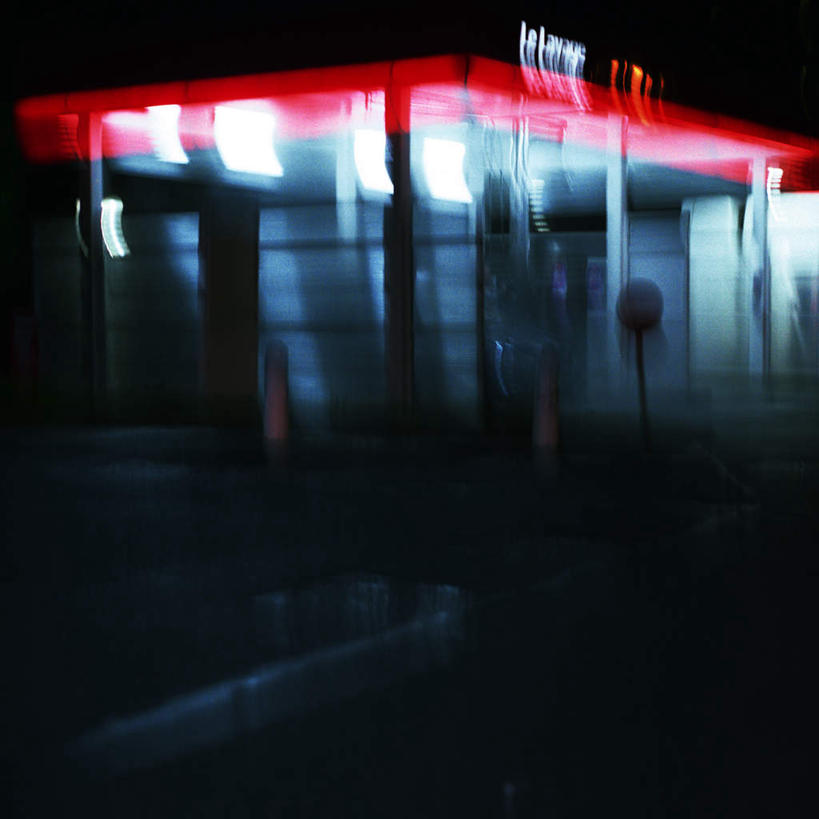 无人,方图,室外,夜晚,正面,长时间曝光,度假,美景,城市风光,城市,道路,路,公路,朦胧,模糊,景观,交通,娱乐,享受,休闲,景色,放松,加油站,曝光,暴光,马路,彩图