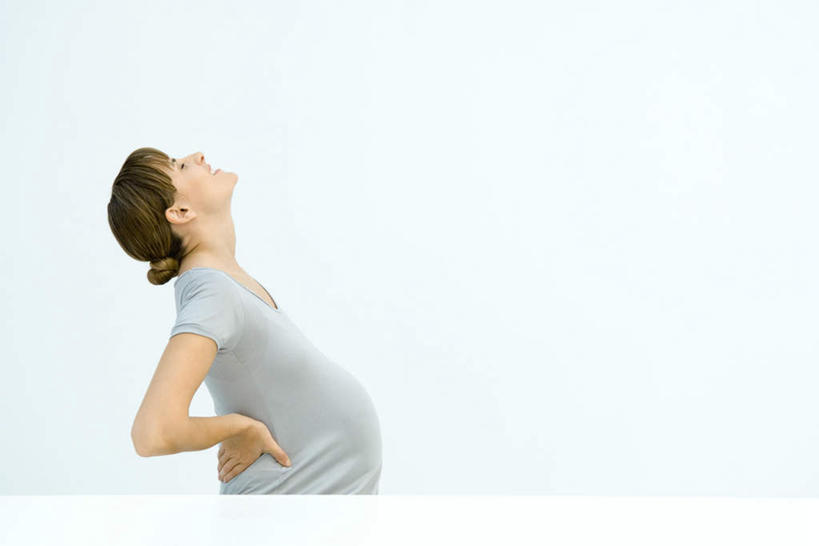 西方人,孕妇,一个人,站,横图,室内,白天,白色背景,侧面,锻炼,运动,桌子,欧洲,欧洲人,仅一个女性,仅一个人,撑,服装,注视,书桌,课桌,观察,看,站着,仅一个中年女性,休闲,怀孕,摄影,服饰,影棚,观看,察看,撑着,待产,孕妇装,关注,妊娠,准妈妈,体育,女人,女性,中年女性,白种人,产妇,站立,半身,彩图,影棚拍摄,健身,拍摄