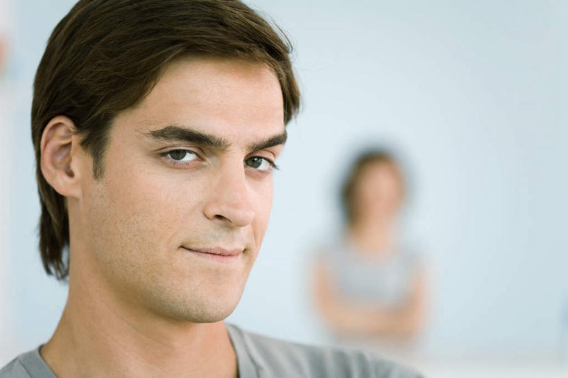 西方人,脸,头,脸颊,头发,两个人,夫妻,站,笑,双手交叉,微笑,横图,室内,特写,白天,正面,爱情,欧洲,欧洲人,朦胧,模糊,浪漫,注视,休闲装,肩膀,观察,看,站着,休闲,休闲服,恩爱,恋人,观看,察看,双手抱胸,棕黄色,关注,男人,男性,女人,女性,中年男性,中年女性,白种人,头部,脸部,脸蛋,面部,情侣,站立,半身,彩图,伴侣