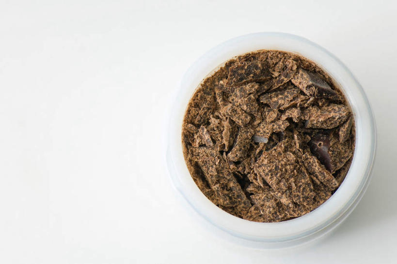 点心,无人,横图,俯视,室内,特写,白天,餐桌,桌子,餐具,食品,甜点,甜品,切块,食物,糕点,碗,甜食,巧克力,餐台,进餐用具,烹调用具,彩图,高角度拍摄