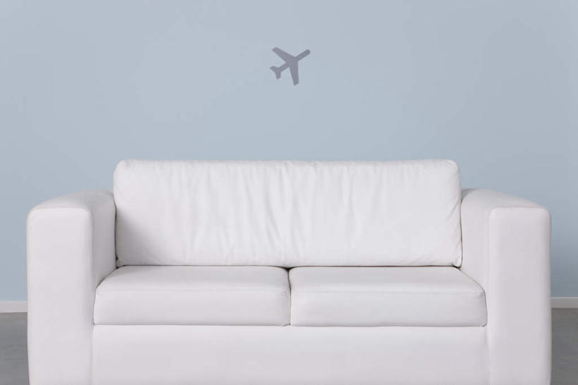 无人,横图,室内,特写,白天,白色背景,正面,壁纸,地板,靠垫,沙发,飞机,墙,靠枕,地面,木地板,墙壁,墙面,白色,垫子,枕头,摄影,影棚,一架,布艺沙发,墙纸,彩图,影棚拍摄,拍摄