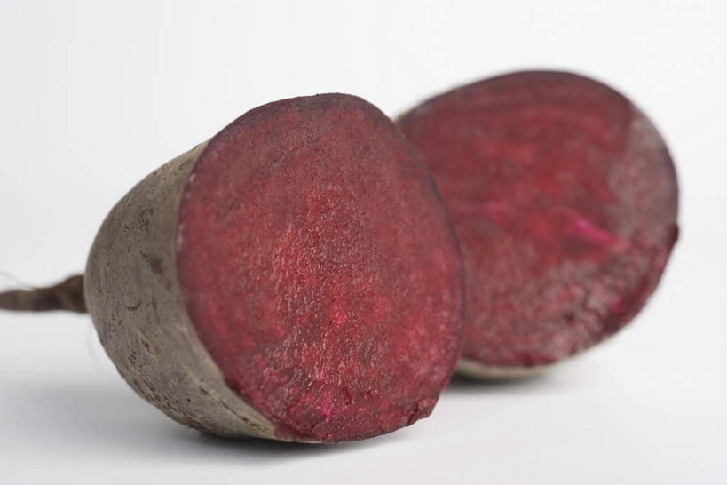 无人,横图,室内,特写,白天,白色背景,正面,餐桌,桌子,蔬菜,静物,切开,朦胧,模糊,新鲜,食品,甜菜,食物,一个,切,摄影,有机食品,绿色食品,影棚,单个,餐台,剖面,切面,甜菜根,菾菜,彩图,影棚拍摄,拍摄