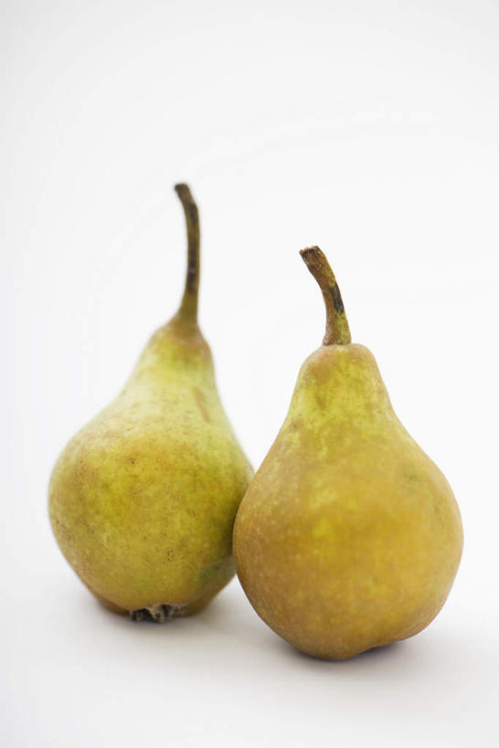 无人,竖图,室内,特写,白天,白色背景,正面,水果,一排,新鲜,整齐,生食,食品,果实,食物,排列,两个,黄色,酪梨,鳄梨,摄影,有机食品,绿色食品,影棚,油梨,队列,樟梨,牛油果,彩图,影棚拍摄,拍摄