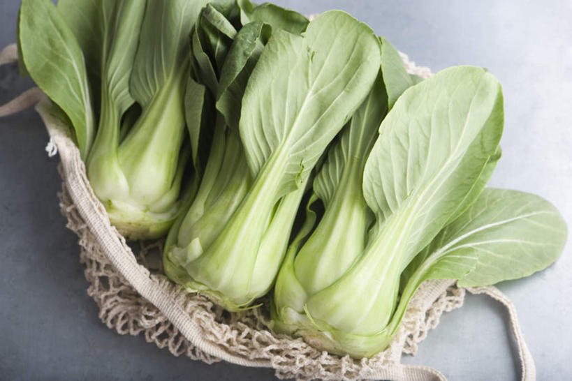 无人,横图,俯视,室内,白天,白色背景,蔬菜,三棵,一排,新鲜,整齐,青菜,食品,购物袋,食物,排列,绿色,摄影,有机食品,绿色食品,影棚,队列,彩图,高角度拍摄,影棚拍摄,拍摄