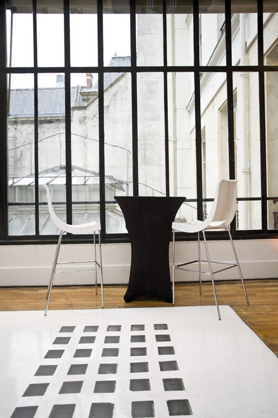 无人,家,竖图,室内,白天,正面,安全,别墅,窗户,家具,落地窗,装修,桌面,桌子,建筑,椅子,欧式,装饰,木制,房屋,木椅,屋子,公寓,防护,豪华,建设,现代,装潢,洋房,楼房,防盗窗,玻璃窗,住宅,木制品,室内装潢,保护,样板房,明亮,舒适,家居装潢,保险,房屋设计,地中海风格,古典风格,简约风格,室内设计,宽敞,样板房装潢,保全,周全,安稳,安定,平安,设计,彩图,房子