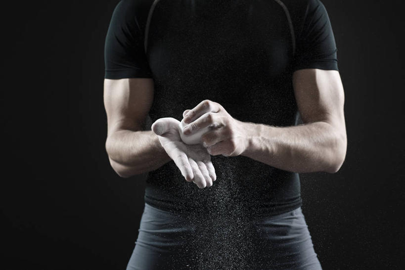 西方人,一个人,运动员,站,横图,室内,白天,正面,T恤衫,欧洲,欧洲人,仅一个男性,仅一个人,握,黑色背景,服装,拿,T恤,拿着,涂抹,休闲装,仅一个年轻男性,衣服,黑色,站着,休闲,休闲服,握着,摄影,服饰,影棚,防滑,碳酸镁,男人,男性,年轻男性,白种人,体育运动员,运动选手,站立,半身,彩图,影棚拍摄,拍摄,吸汗,运动镁粉,防滑镁粉,防滑粉