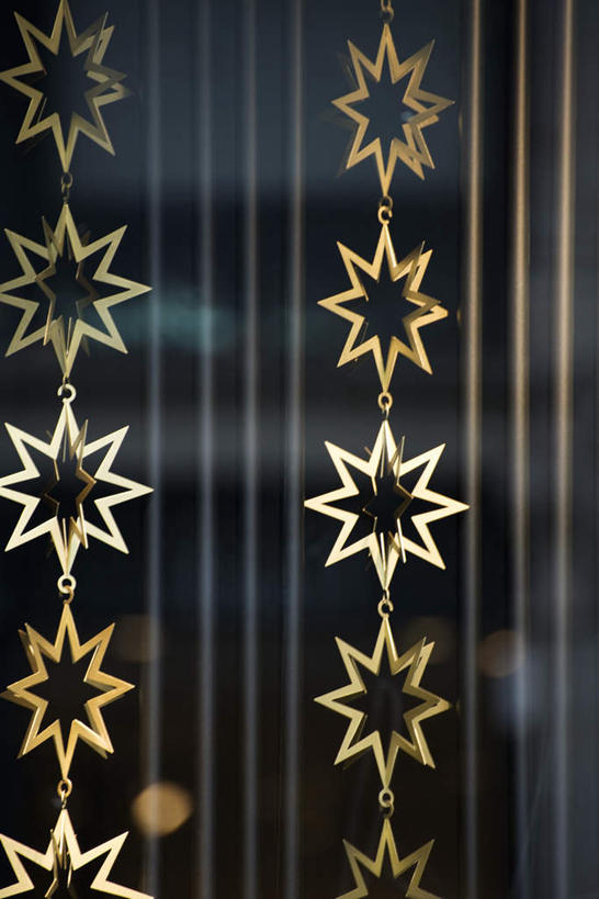 无人,竖图,室内,特写,白天,正面,静物,圣诞节,一排,许多,悬挂,节日,朦胧,模糊,庆祝,整齐,装饰,挂饰,挂,文化,排列,庆典,星形,纪念,队列,彩图