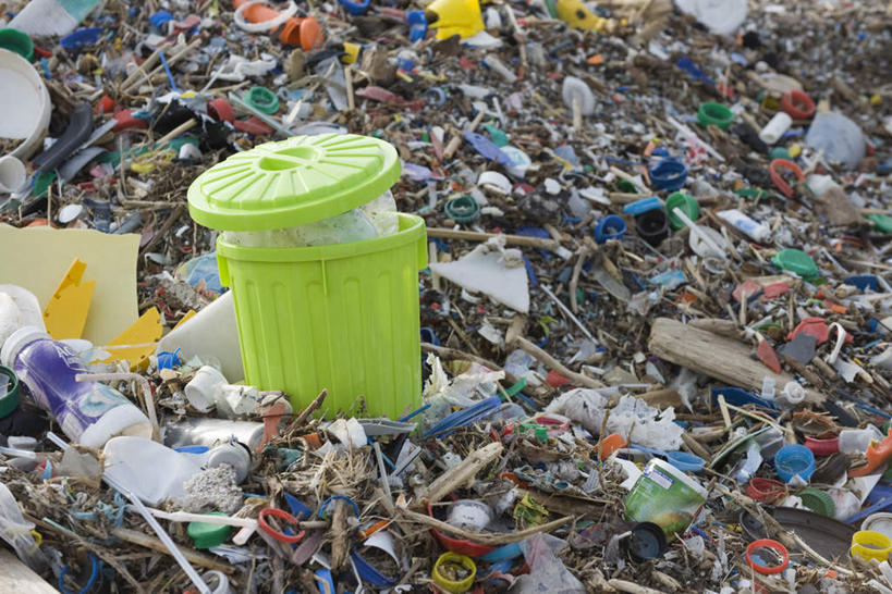 无人,横图,俯视,室外,特写,白天,静物,一堆,许多,废弃,堆叠,堆积,桶,垃圾,一个,绿色,容器,肮脏,单个,储藏,堆,塑料桶,垃圾场,储存,丢弃,邋遢,收集,龌龊,污秽,彩图,高角度拍摄,贮存