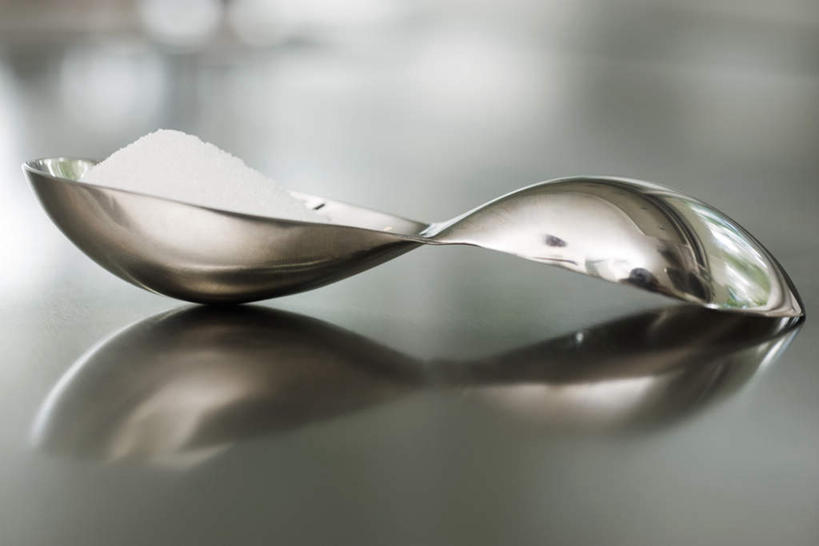 无人,横图,室内,特写,白天,正面,桌面,桌子,静物,厨具,朦胧,模糊,金属,调料,糖,调味品,调味料,勺,一个,单个,储藏用具,进餐用具,烹调用具,洗涤用具,彩图,调理用具