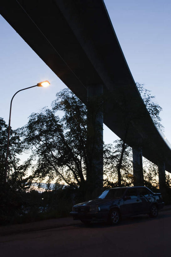 无人,竖图,室外,白天,仰视,道路,路,公路,瑞典,欧洲,云,云朵,高架,交通,云彩,蓝色,白云,蓝天,天空,天,斯堪的纳维亚,北欧,斯堪的纳维亚半岛,高架桥,高架道路,跨线桥,瑞典王国,彩图,低角度拍摄