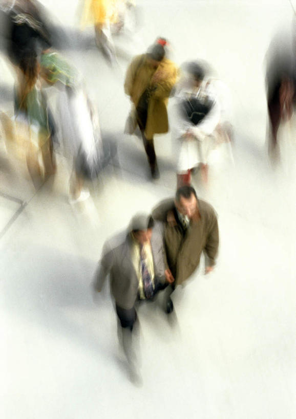 西方人,站,走,竖图,俯视,室内,白天,欧洲,欧洲人,朦胧,模糊,许多人,站着,一群人,男人,男性,年轻男性,年轻女性,女人,女性,白种人,步行,散步,站立,走路,彩图,高角度拍摄,全身